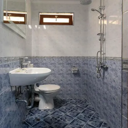 & Fotinov 3*
