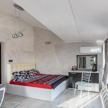 & Fotinov Affittacamere 3*