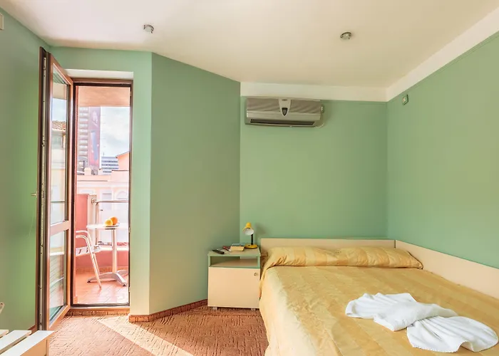 Apart&rooms Fotinov 4*