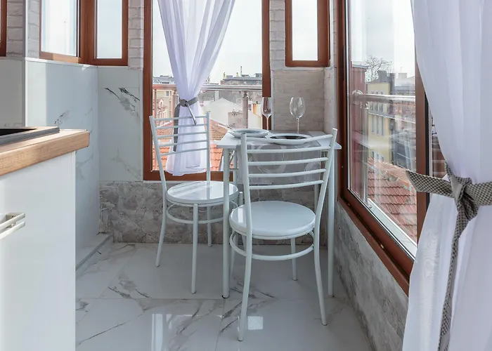 & Fotinov Guest house