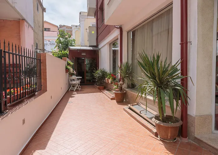 & Fotinov Guest house