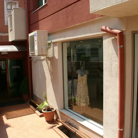 & Fotinov Гостевой дом Бургас